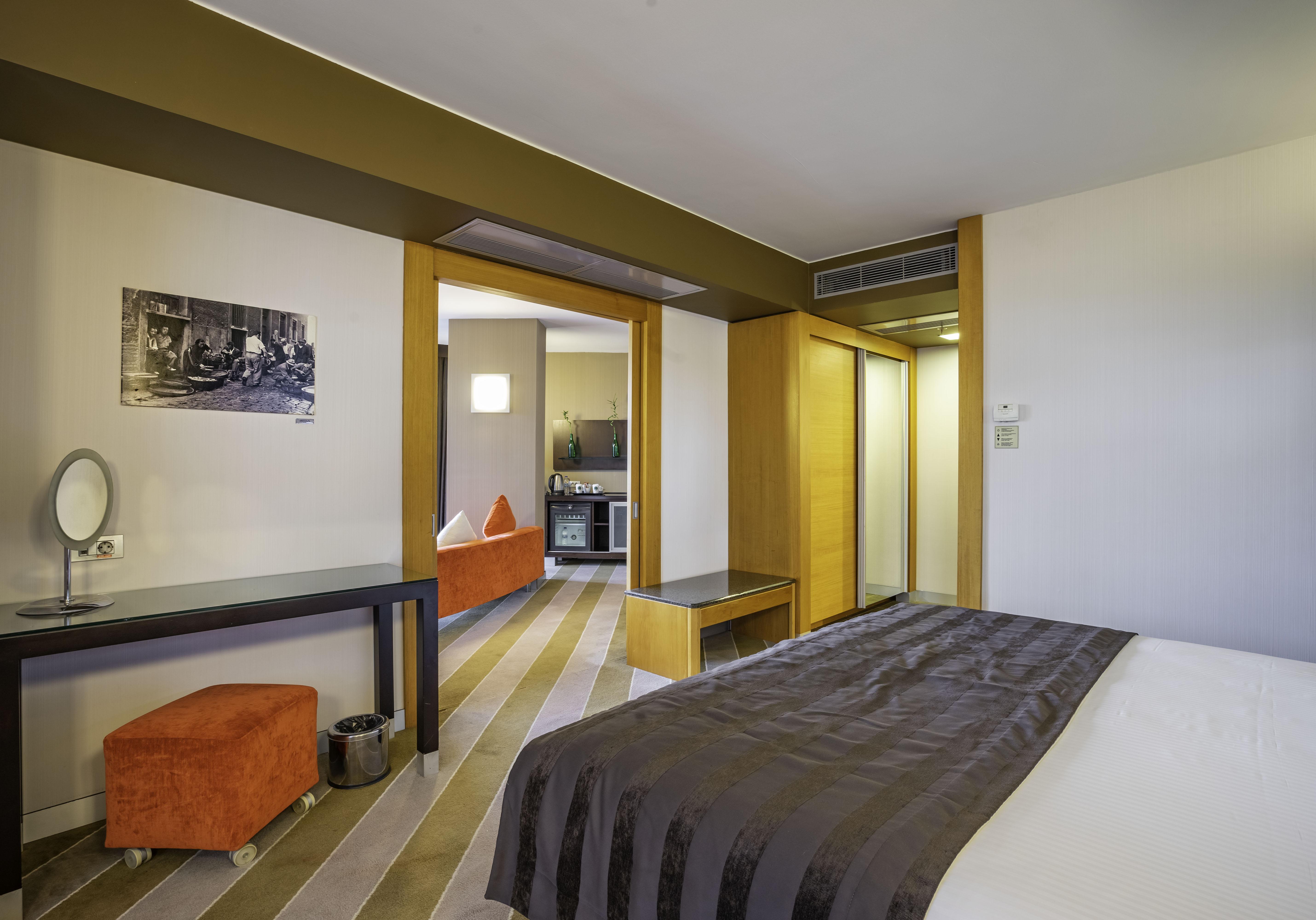 Point Hotel Taksim Istanbul Exterior photo Suite