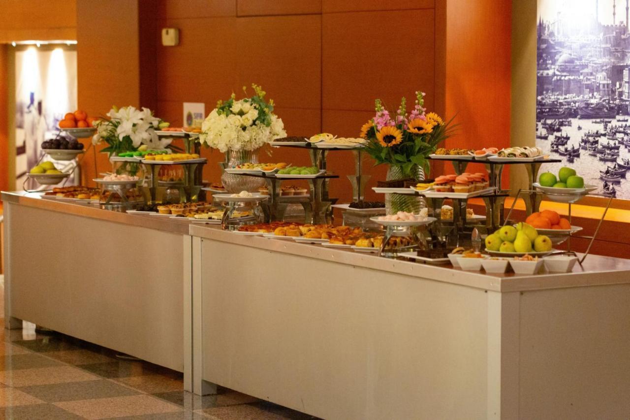 Point Hotel Taksim Istanbul Exterior photo A buffet