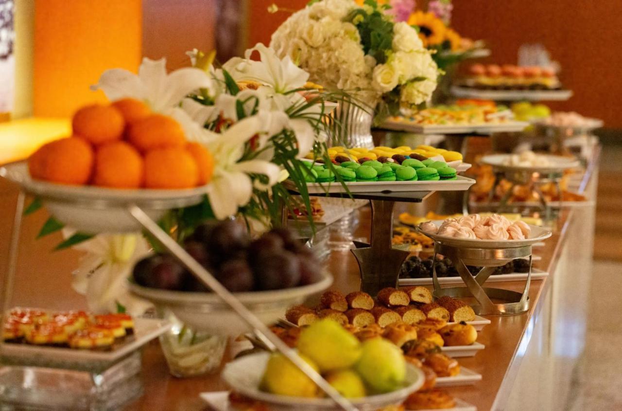 Point Hotel Taksim Istanbul Exterior photo A dessert buffet