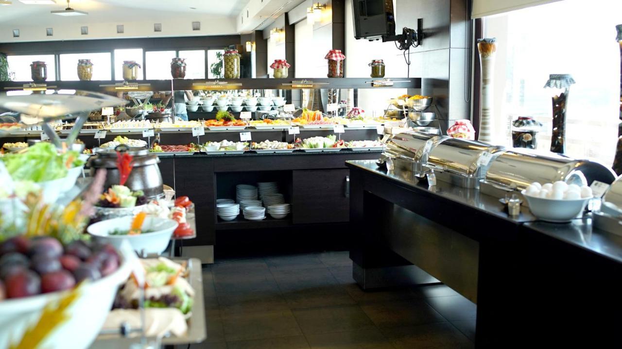 Point Hotel Taksim Istanbul Exterior photo A buffet at a hotel